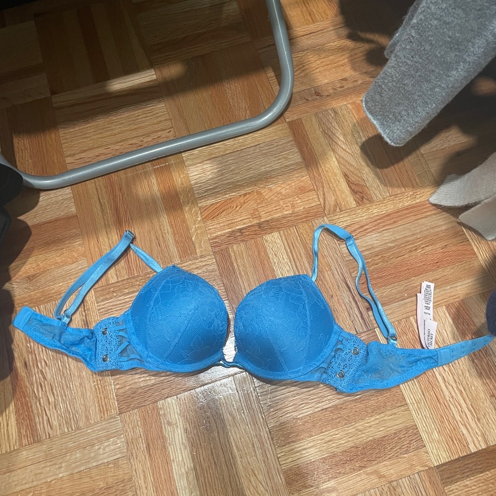 Victoria secret bombshell bra 32 AA